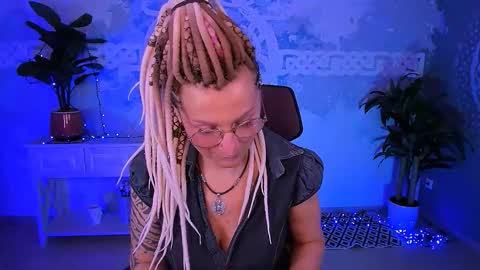 Frida Tander online show from March 21, 8:19 am