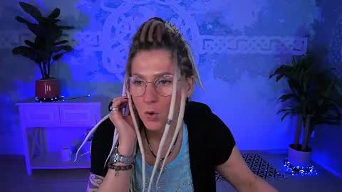 Frida Tander online show from April 6, 5:08 am