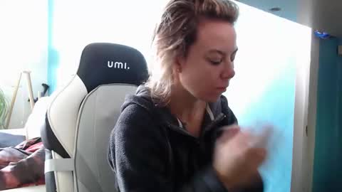 La online show from November 11, 9:39 am