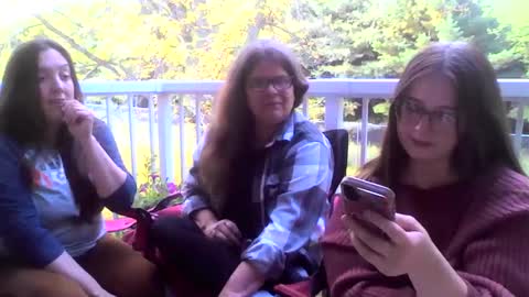 Linnys Palace online show from September 24, 8:52 pm