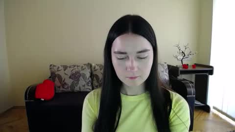 Jaklin online show from November 1, 10:30 am