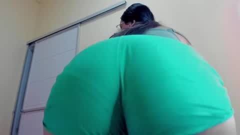 Gaby Im on vacation see you on November 25 online show from December 31, 2:14 pm