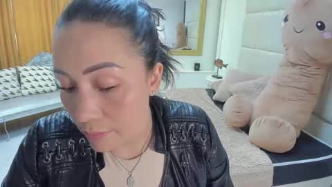 gabriela online show from December 5, 5:25 pm