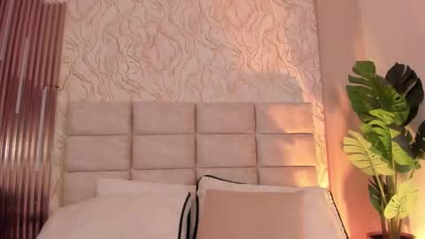 Gaia Stone online show from March 5, 12:23 pm