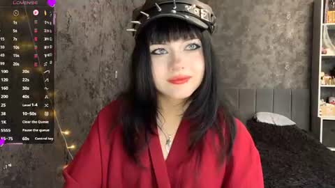 EmelyWoodes online show from June 11, 6:32 am