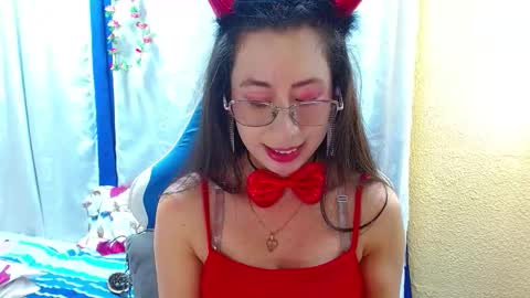 Gia  online show from October 31, 11:42 pm