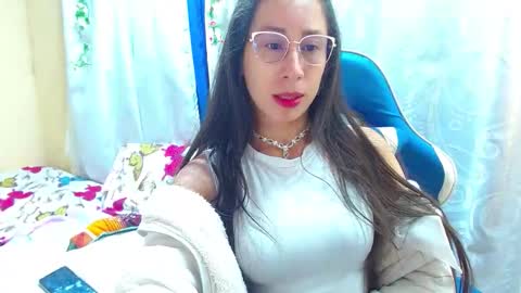 Gia  online show from November 14, 11:05 pm