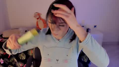 GIA WHITE Independet  online show from October 12, 11:51 pm