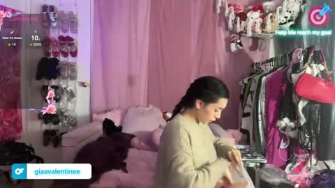 Gia online show from April 22, 5:43 pm