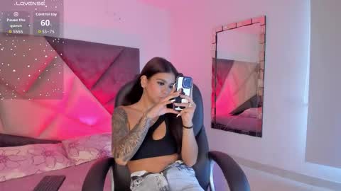 Gia  online show from December 17, 6:34 pm