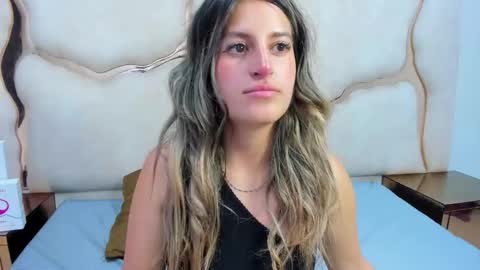 GiaRoussel online show from October 10, 8:58 pm