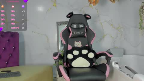 Gigi  online show from February 23, 12:15 pm