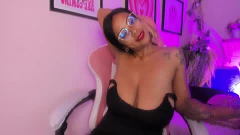 giisell online show from April 29, 5:30 pm