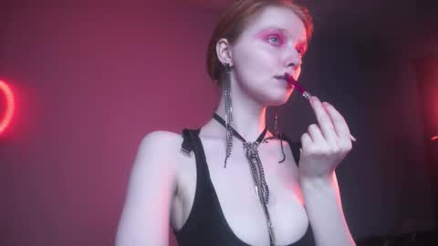        im expecting 350 thumbs up on my altar   online show from September 17, 10:19 pm