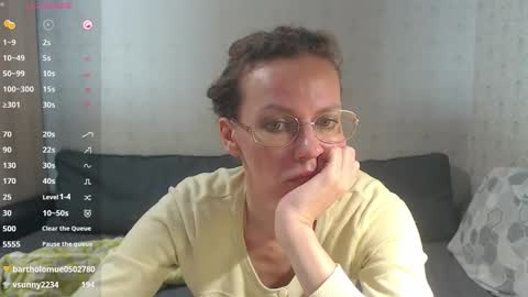 Michelle online show from December 25, 9:11 pm