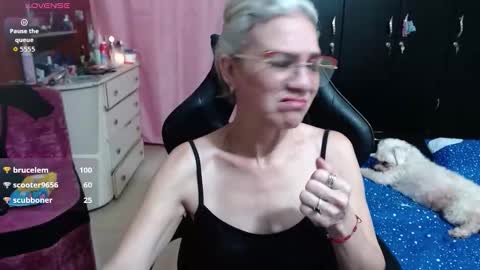 Mary online show from November 15, 1:39 am