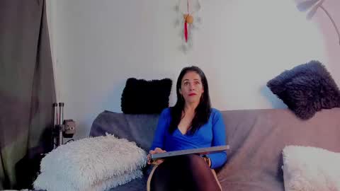 Girasol Walton online show from March 7, 9:29 am