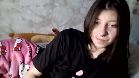 girl_cute007 online show from March 10, 9:41 pm