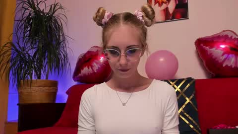 Nikki online show from February 13, 4:17 pm