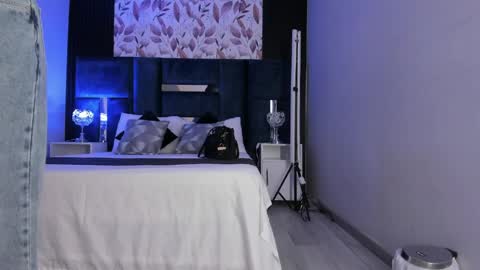     online show from March 27, 10:16 am