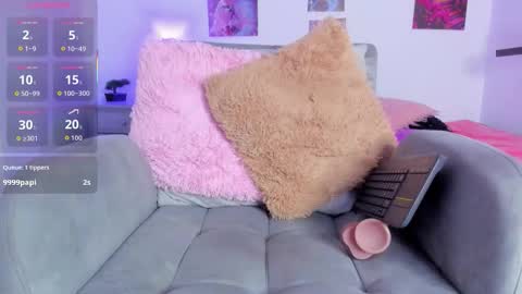 gisele_gigi online show from February 3, 6:40 am