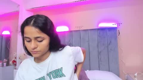 GISELLE ROLDAN online show from December 20, 5:00 am