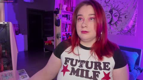 AlexaMillis online show from December 5, 8:33 pm