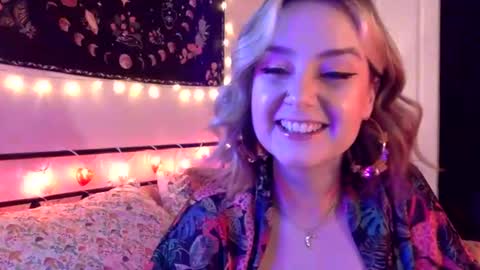 givemesweetdreams online show from September 8, 11:59 pm