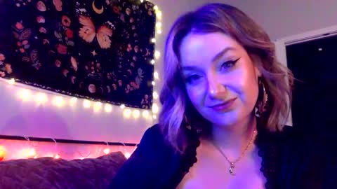 givemesweetdreams online show from December 26, 1:29 am