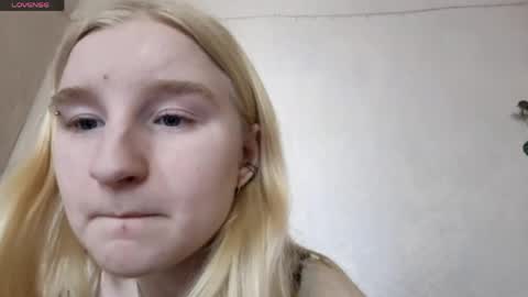 Laura online show from May 14, 9:26 am