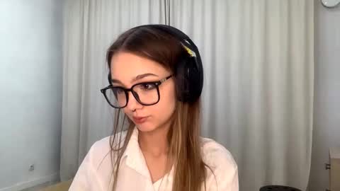 Catalina online show from November 11, 10:34 am