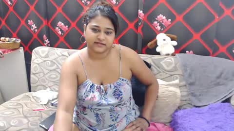 glitter candy online show from February 20, 5:30 pm