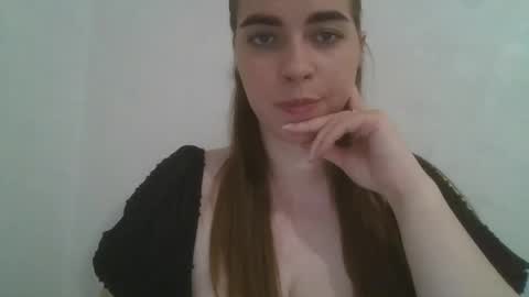 gloria954807 online show from May 21, 9:13 pm