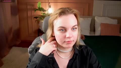 Margo online show from April 17, 1:51 am