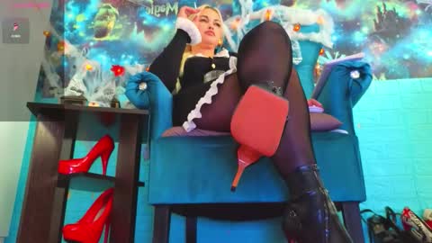 Mrs. Isabella online show from October 24, 6:20 am