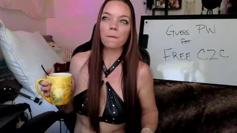 Patricia Mars           Goddess of Mars twitter thegoddessmindy online show from March 19, 3:05 pm