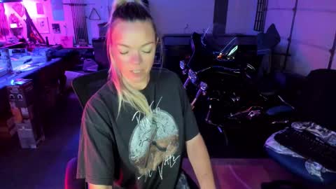 Patricia Mars           Goddess of Mars twitter thegoddessmindy online show from October 23, 2:34 pm