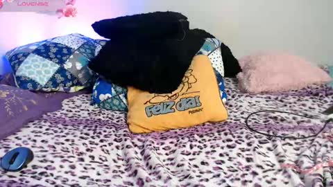  Naih Reyes online show from November 6, 7:03 am