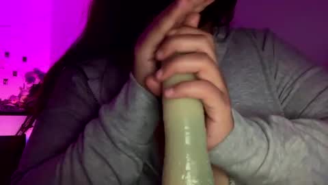 Yue online show from December 14, 6:24 am