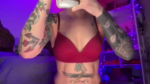 Goldengirlcartier online show from January 19, 4:19 am