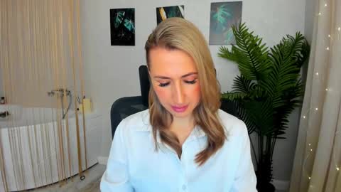 Olivia online show from February 19, 3:28 am