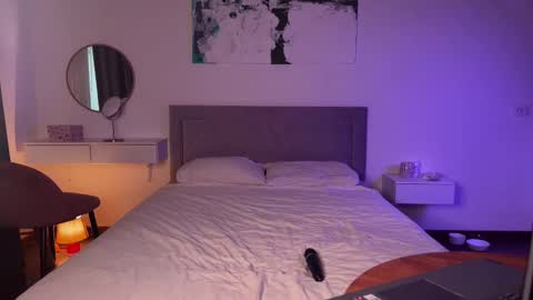 Dee online show from March 4, 10:57 am