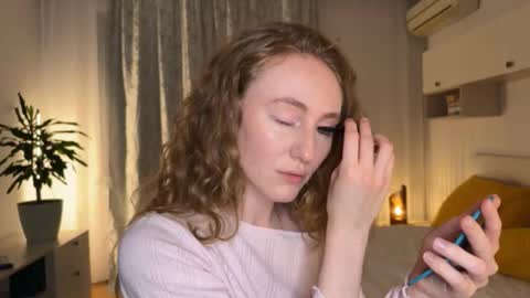 Polly online show from December 2, 1:57 pm