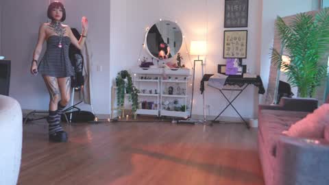 sophie  Special celebration a the beach 300k followers 3011 and 0112   online show from December 14, 8:47 pm