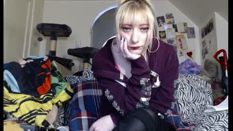 gracielynne1989 online show from April 22, 7:00 pm