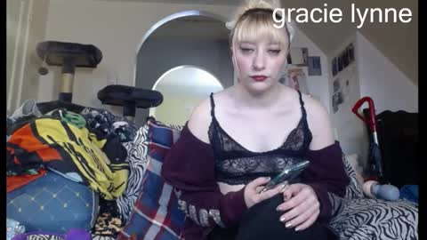 gracielynne1989 online show from May 7, 6:44 pm