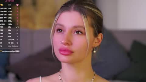 Kelly online show from April 15, 2:39 pm