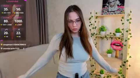 Cutie Ellie online show from May 25, 5:56 pm