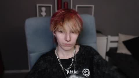 guitarandangell online show from April 18, 7:55 am