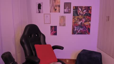 haanna_thompsoon online show from May 15, 3:22 am